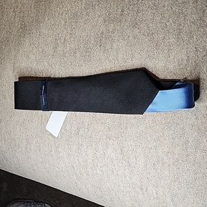 NWT Tommy Hilfiger Necktie 100% Silk Black & Lt Blue Core Oxford Solid